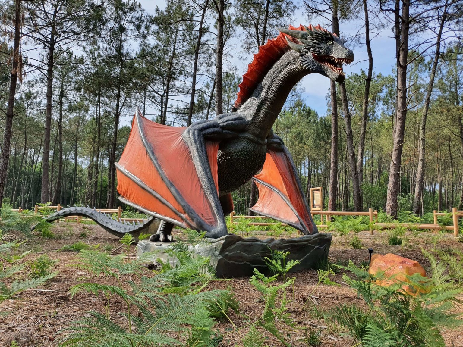 la-for-t-des-dragons-dinosaures-parc
